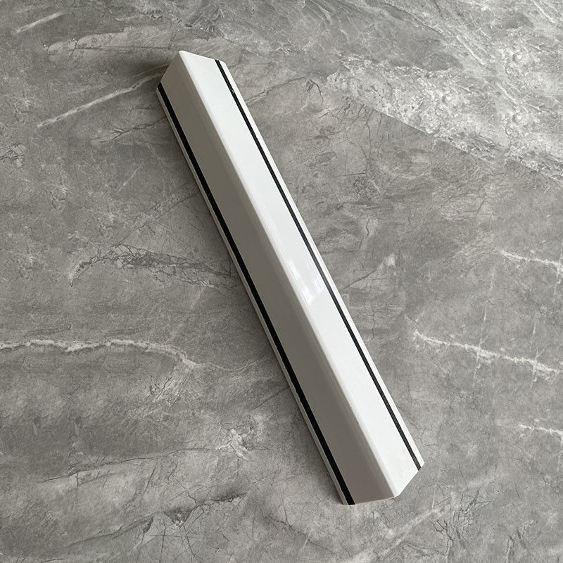 Largeur 40*40mm d'équilibre de coin de bord de panneau de mur de PVC 30*30mm 25*25mm