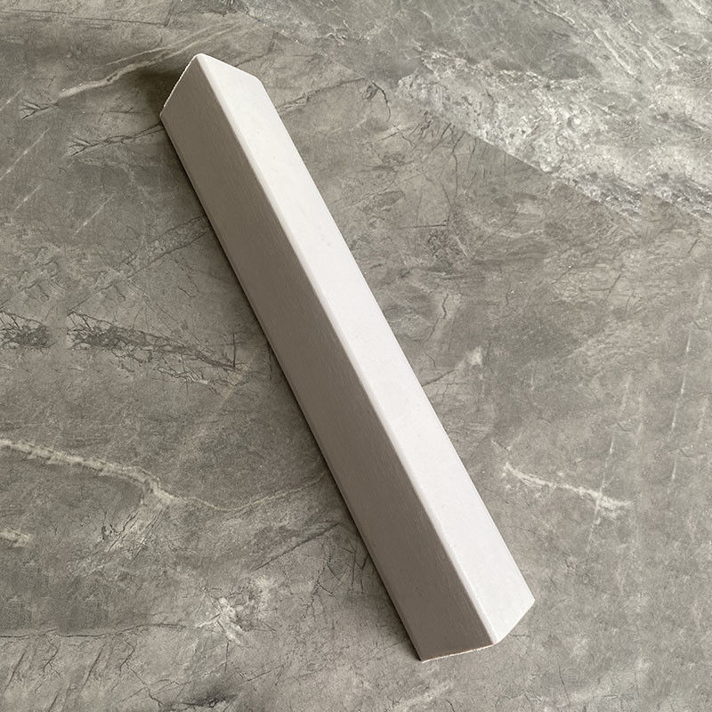 Facile d'installer les protecteurs faisants le coin de PVC de mur extérieur lisse 55*55mm