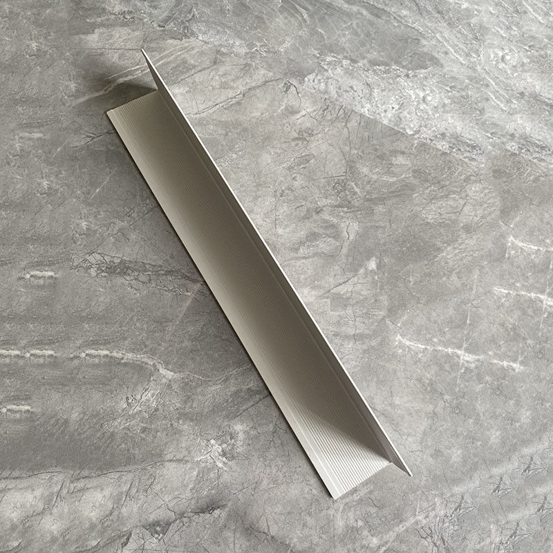 Largeur brillante élevée d'intérieur 10mm-50mm de gardes faisantes le coin de mur de PVC