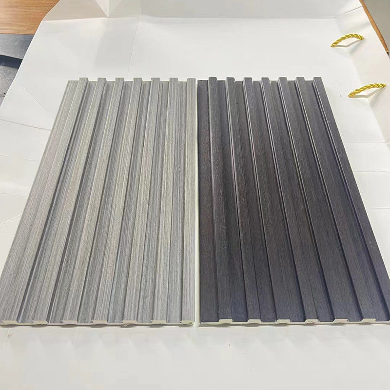 Réglage de la surface de la grille en fibre de WPC sur mesure, imperméable à l'eau, résistant au feu, revêtement de mur pour la décoration intérieure