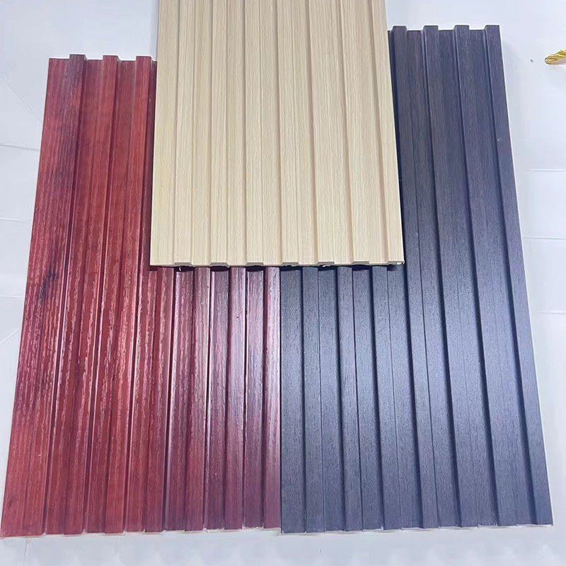 Réglage de la surface de la grille en fibre de WPC sur mesure, imperméable à l'eau, résistant au feu, revêtement de mur pour la décoration intérieure